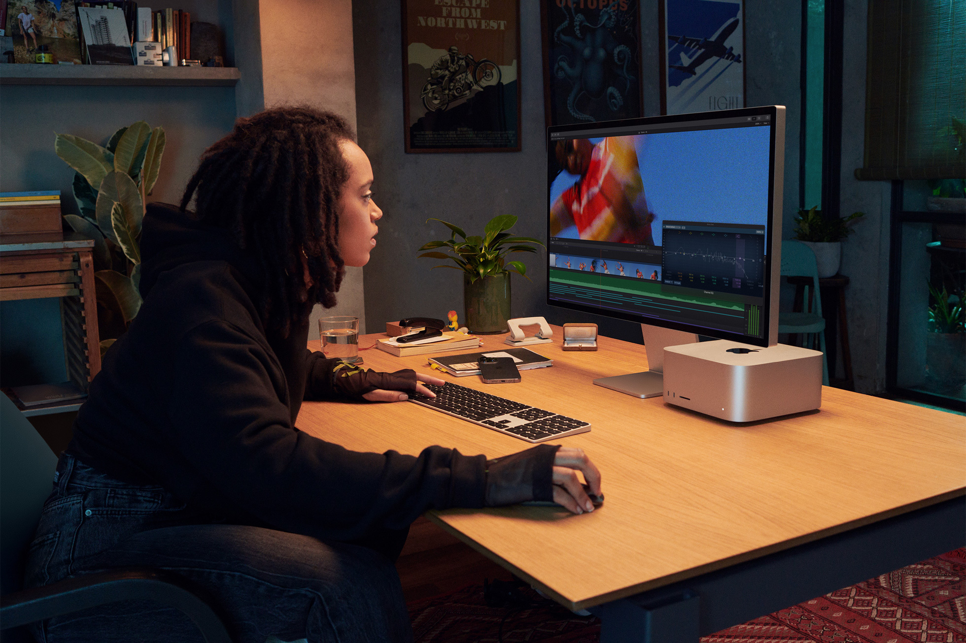 apple mac studio 可以藏在下面!
