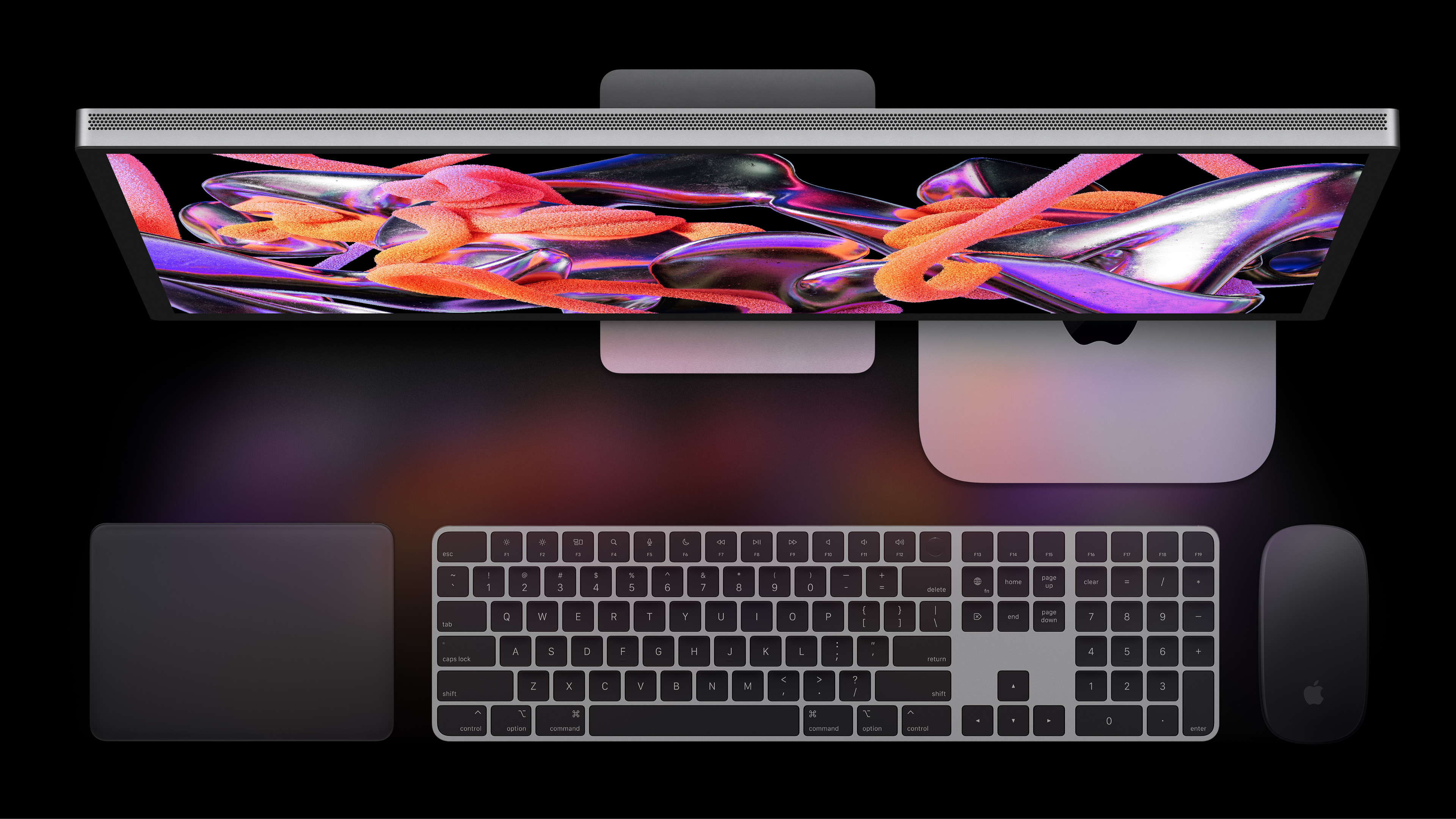 與 Studio Display 和巧控配件搭配使用，Mac mini 能讓任何書桌化身強大的工作空間。