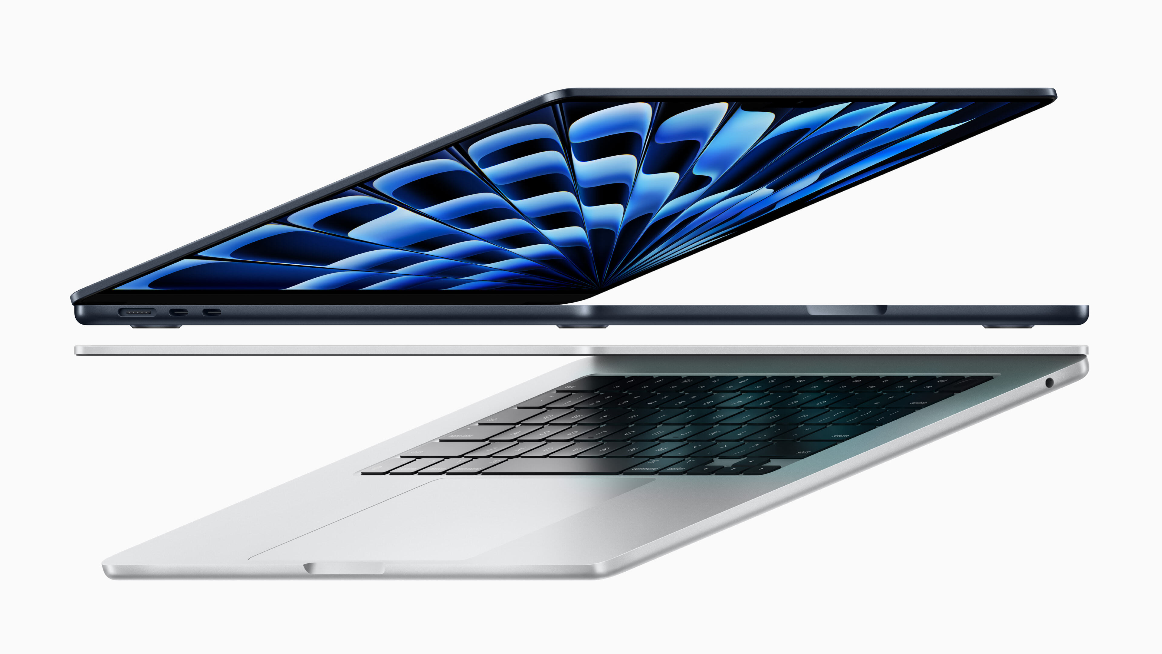 全新 13 吋與 15 吋 MacBook Air 搭載強大的 M3 晶片，具備超便攜設計、高效能和滿足一天所需的電池續航力。